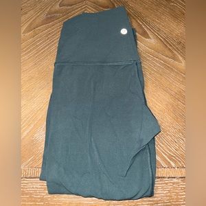 LULULEMON - align, size 6